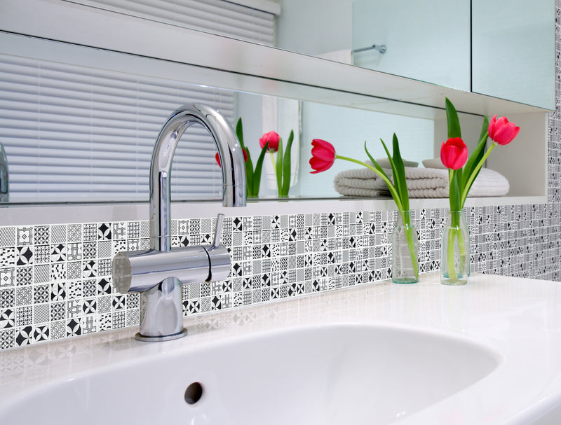 Casablanca Monochrome Peel and Stick Mosaic Tile