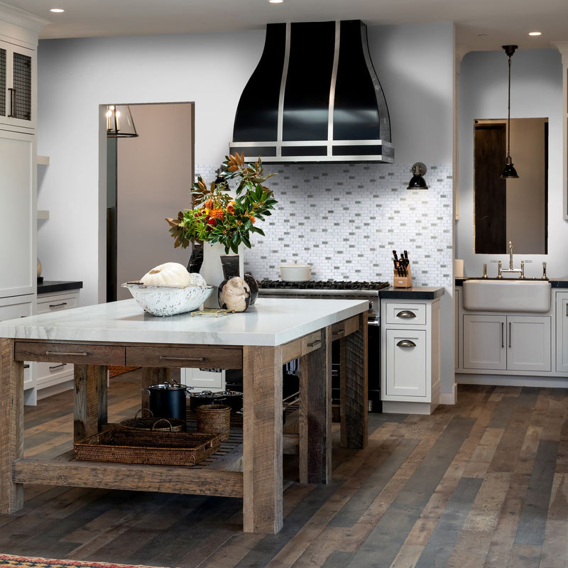 Modern Carrera being used as a splashback in a traditional style wooden kitchen